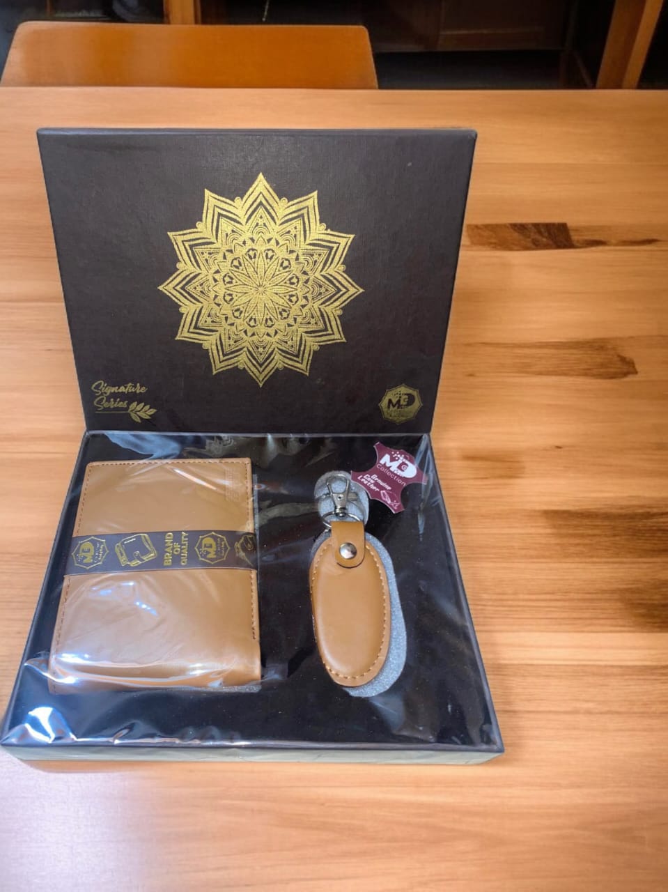 KEYCHAIN WALLET SET
